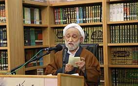 این شهریه زندگی طلبهها را اداره نمیکند؛ اینکه همه هوس کنند درس خارج بگویند، مقبول نیست