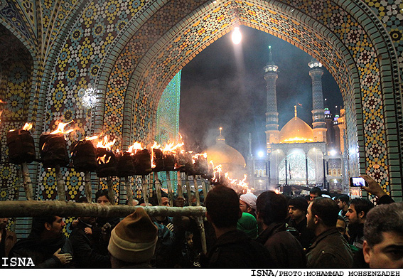 گزارش تصویری مشعل گرداني نجفيهاي مقيم قم در شب هفتم محرم