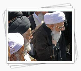 پیاده روی آیت الله صافی گلپایگانی در روز شهادت امام صادق