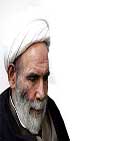 تاييد جريان متمايل به دشمن به هر شکل حرام است