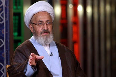 نمیشود سرِ همه چادر کرد، اما مشکل بدحجابی باید حل شود