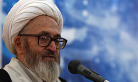 سفر عمره اگر موجب ذلت ایران باشد حرام است; لزوم نظارت بر محتوای کتابها