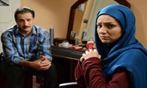 حضرت آقای تلویزیون، اسلحهات را از روبروی مادران ما کنار بکش!