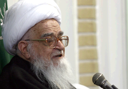 آیت الله صافی گلپایگانی;ارتباط با شبکه‌های ماهواره‌ای و مطبوعات بیگانه جایز نیست