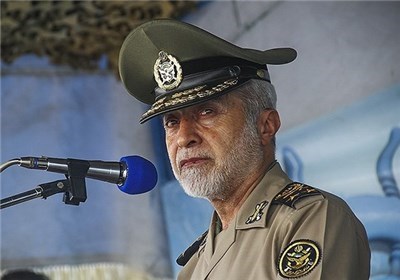 در برابر گرگی که فقط قصد خوردن دارد، نباید کوتاه آمد; دشمن طولی با قرارداد و مذاکره از بین نمیرود
