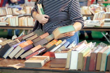 ایرانیها چه کتابهایی میخوانند؟; بیگانگان خوشنشین کتابفروشیها
