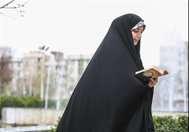 گفتوگو با دختر جوانی که در چهار ماه حافظ قرآن و برنده جایزه پراید شد